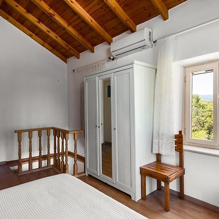 Traditional Rustic Maisonette By Konnect آغيوس يوانيس بيريستريون المظهر الخارجي الصورة
