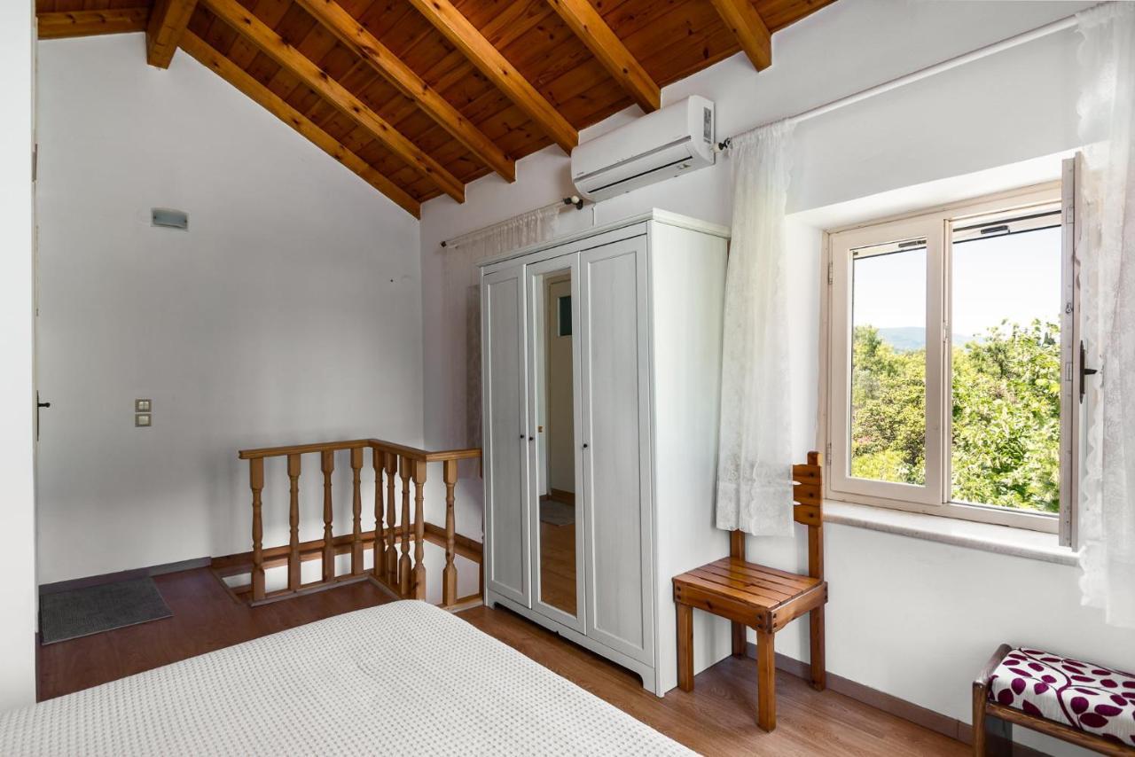 Traditional Rustic Maisonette By Konnect آغيوس يوانيس بيريستريون المظهر الخارجي الصورة