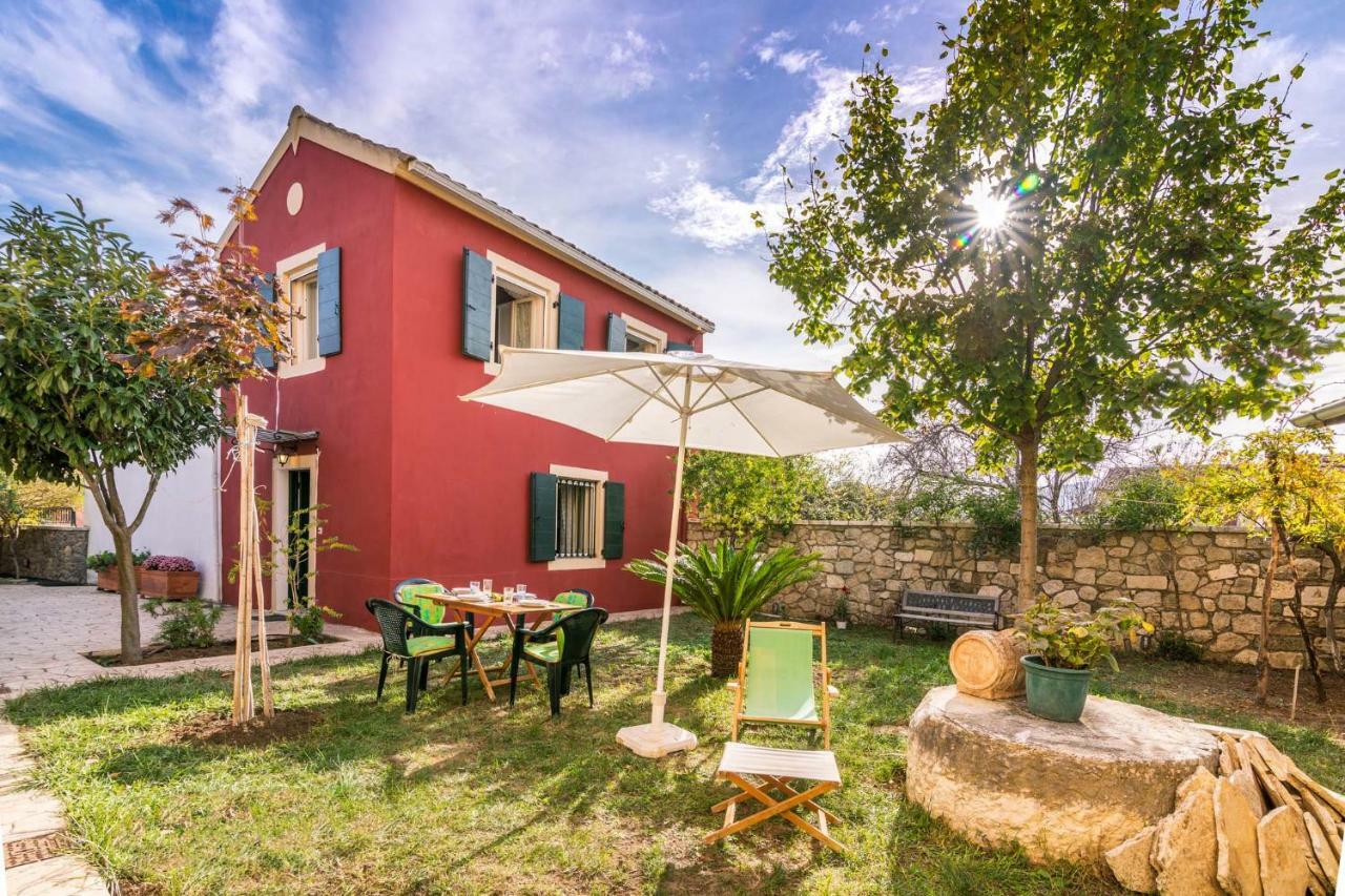 Traditional Rustic Maisonette By Konnect آغيوس يوانيس بيريستريون المظهر الخارجي الصورة